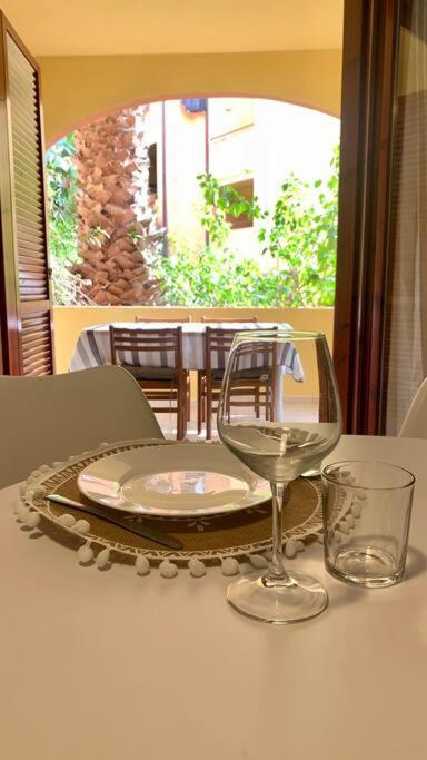 Nest House - Esclusivo Appartamento Marina Di Olbia- Mater Olbia - Beaches - Close To The Airport - Private Parking- Full Comforts - Bagian luar foto