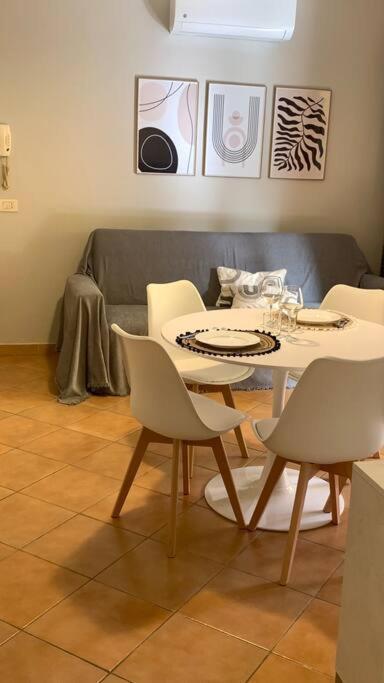 Nest House - Esclusivo Appartamento Marina Di Olbia- Mater Olbia - Beaches - Close To The Airport - Private Parking- Full Comforts - Bagian luar foto