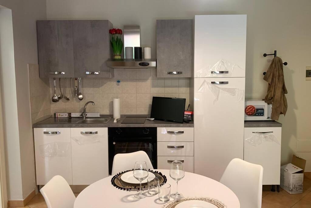 Nest House - Esclusivo Appartamento Marina Di Olbia- Mater Olbia - Beaches - Close To The Airport - Private Parking- Full Comforts - Bagian luar foto